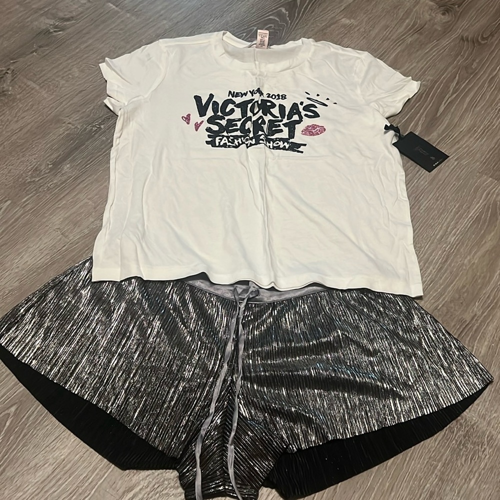 Victoria Secret Fashion Show 2018 Pajamas Set